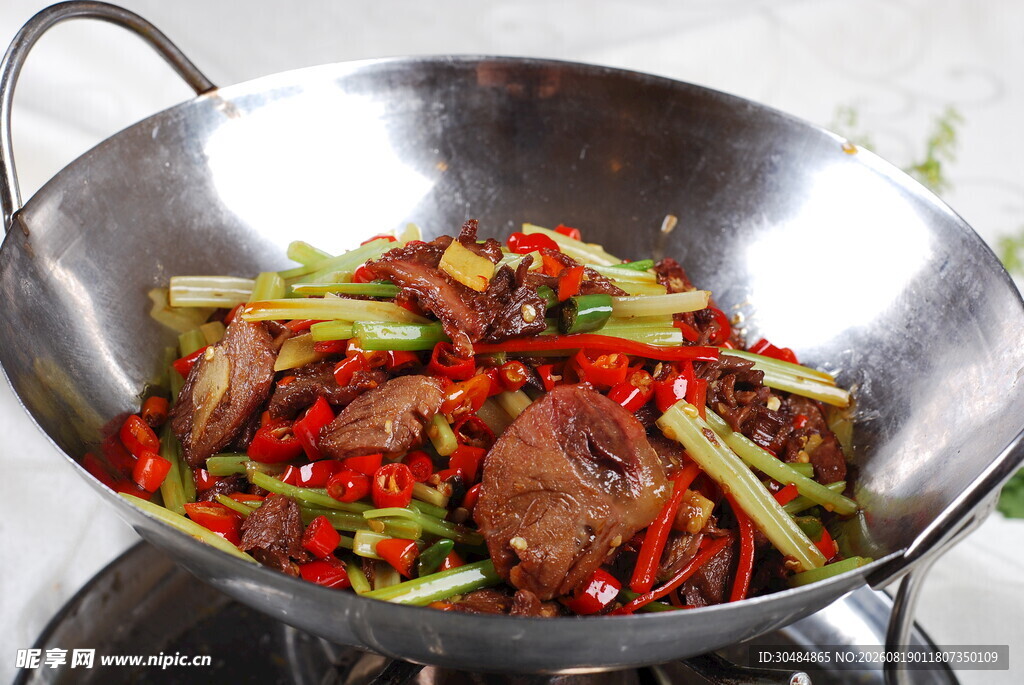 锅中美味炒牛肉