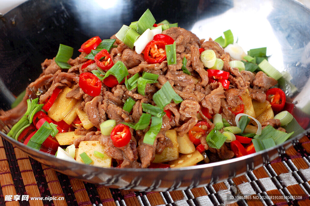 香辣牛肉炒时蔬
