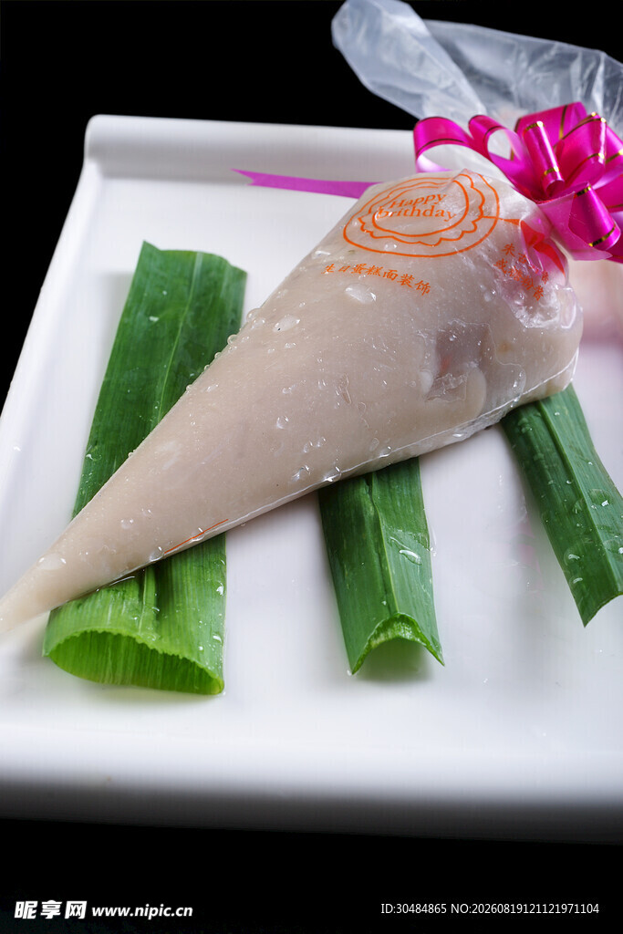 鲜虾酿尖椒美食摆盘