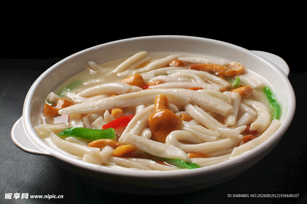 美味菌菇烩乌冬面