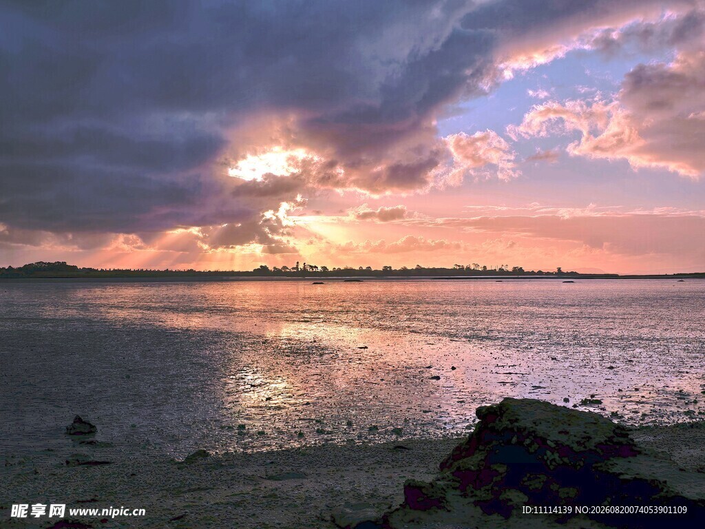 海边绚丽晚霞美景