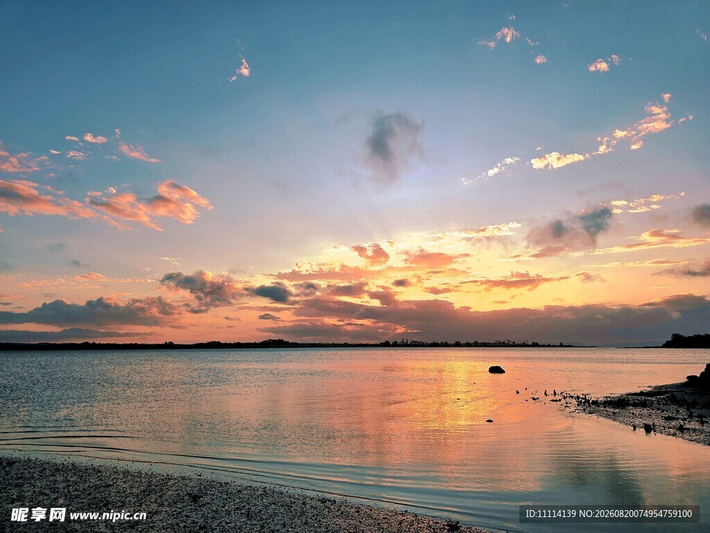 海边绚丽日落美景