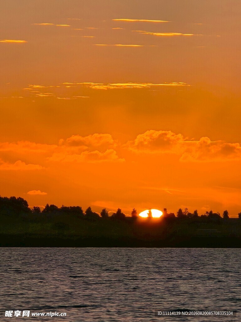 海上日落美景