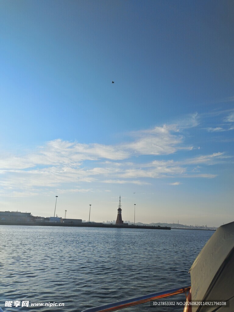 海上风光远眺灯塔