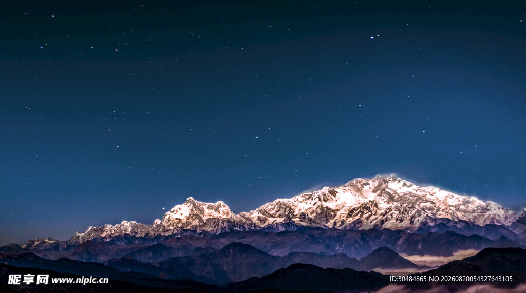 雪山壮丽风光