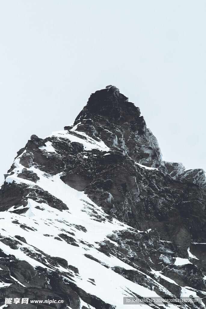 雪山尖峰