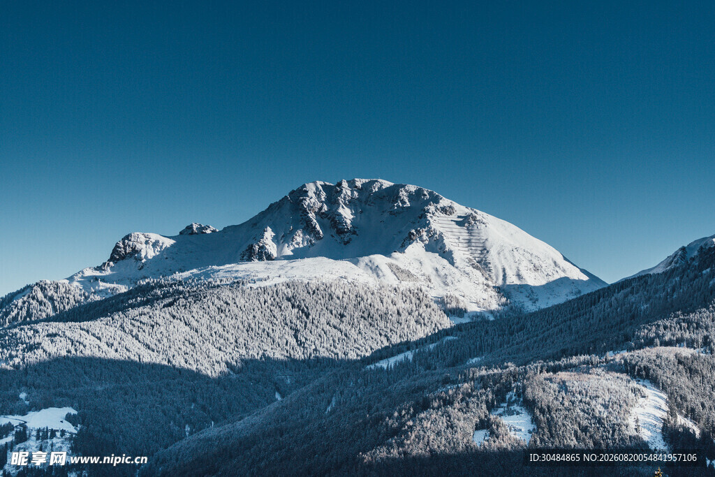 雪山壮丽景致