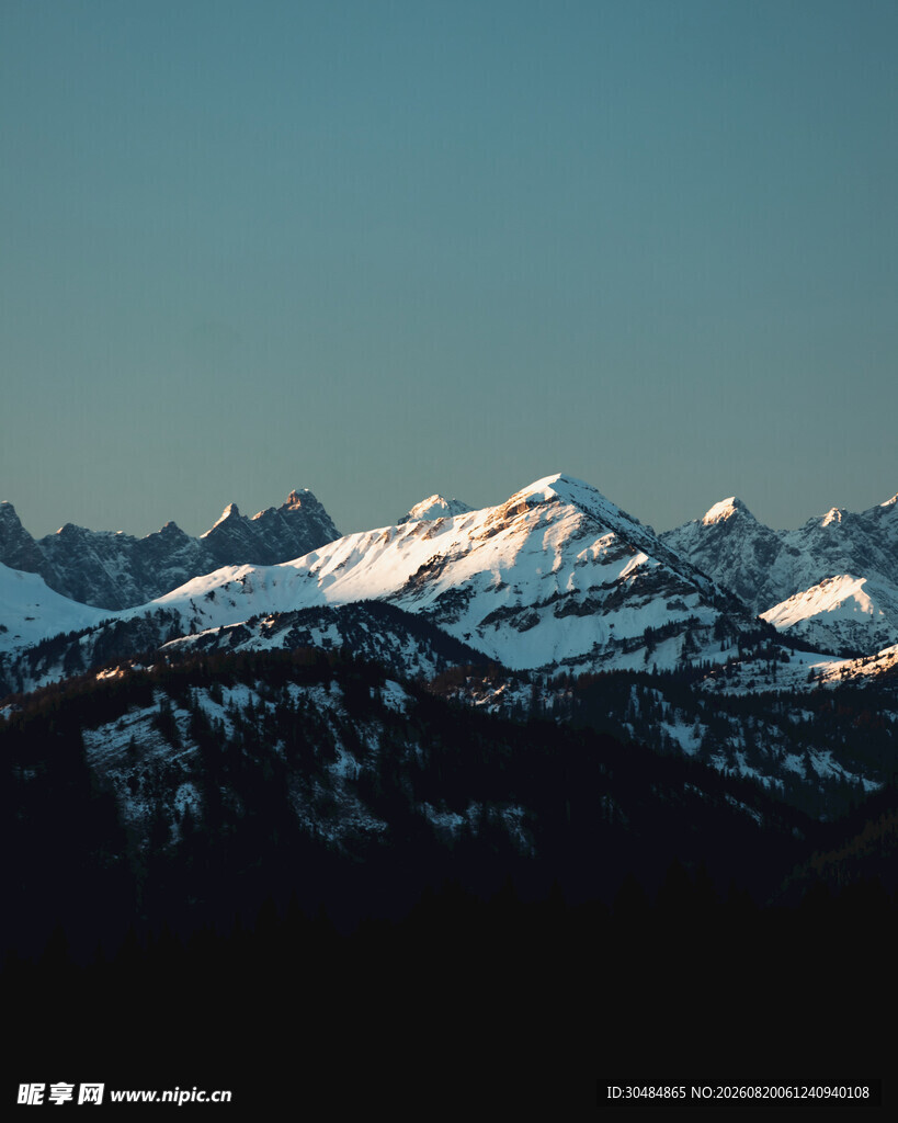 雪山壮丽景致
