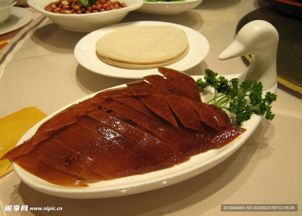 美味北京烤鸭摆盘精致