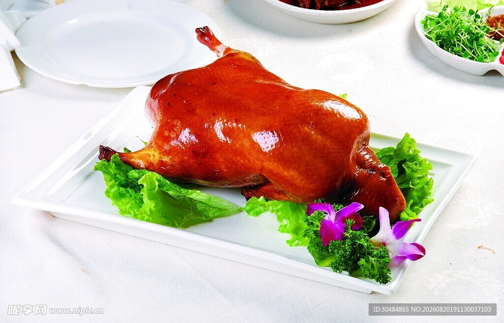 美味烤鸭摆盘精致