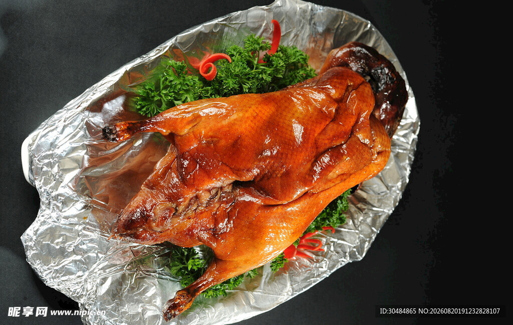 美味烤鸭摆盘精致
