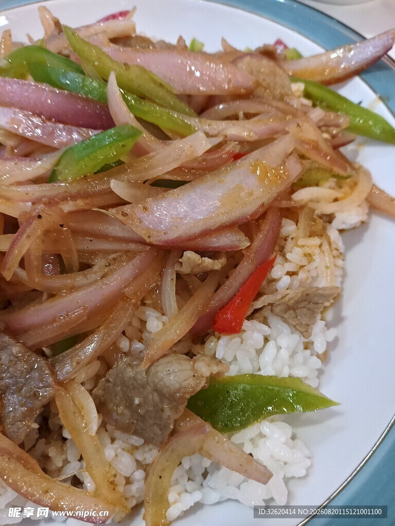 洋葱青椒炒肉 盖浇饭