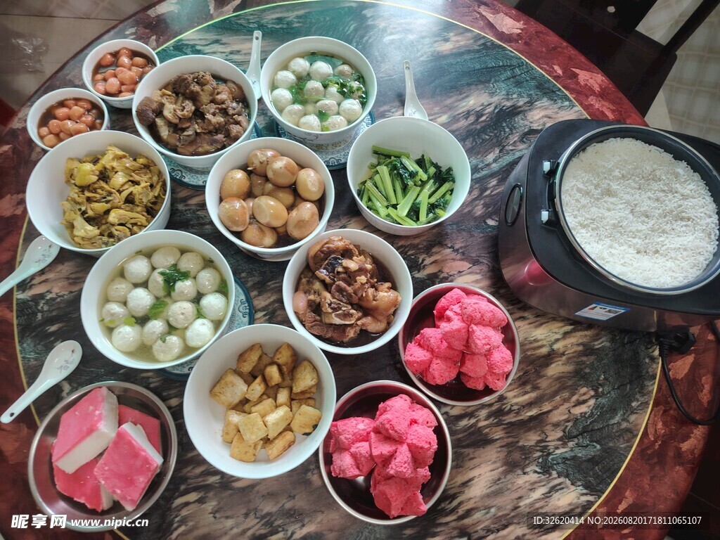 丰盛菜肴