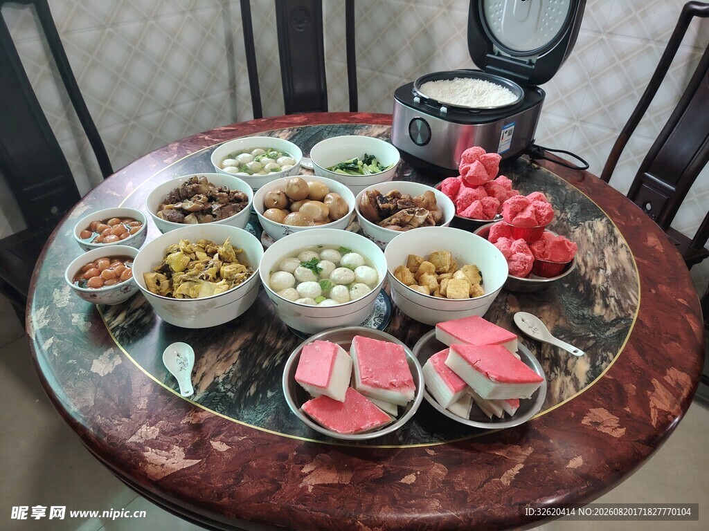 丰盛菜肴