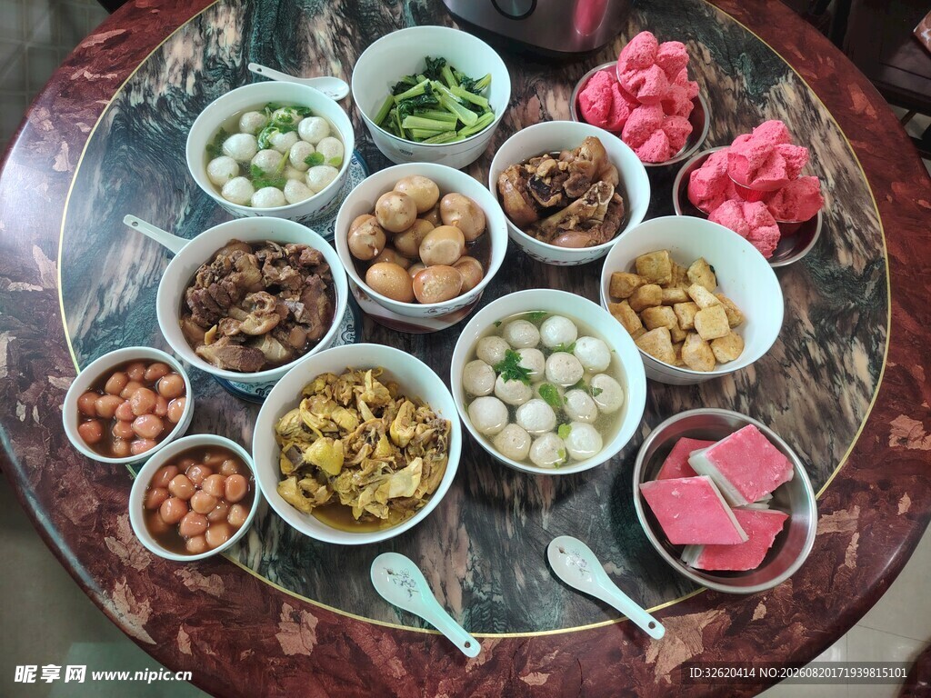 丰盛菜肴