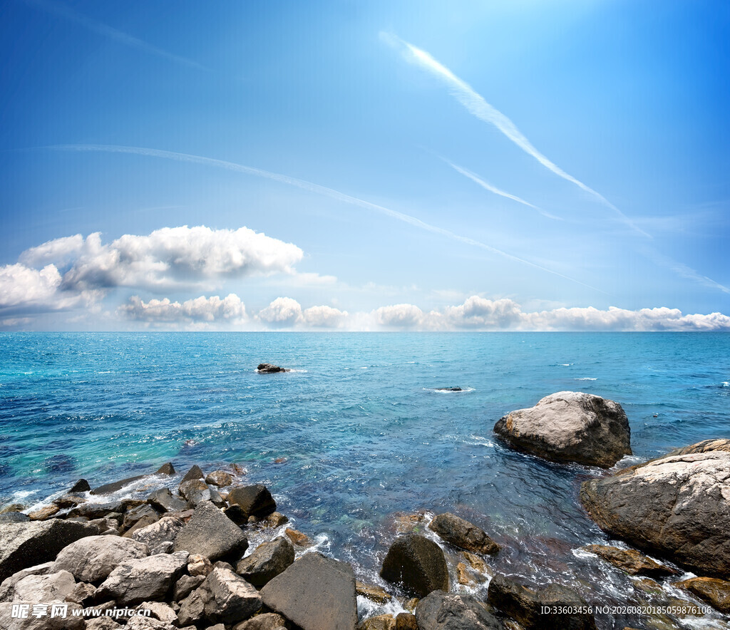 海边美景礁石与蔚蓝大海
