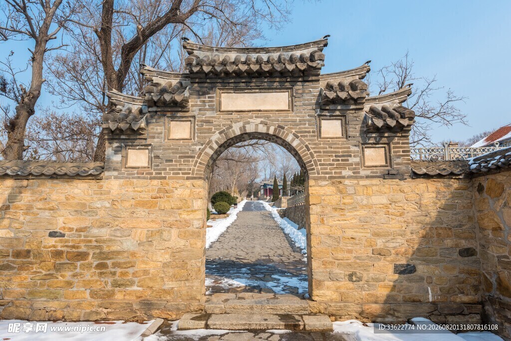 冬日古拱门雪景