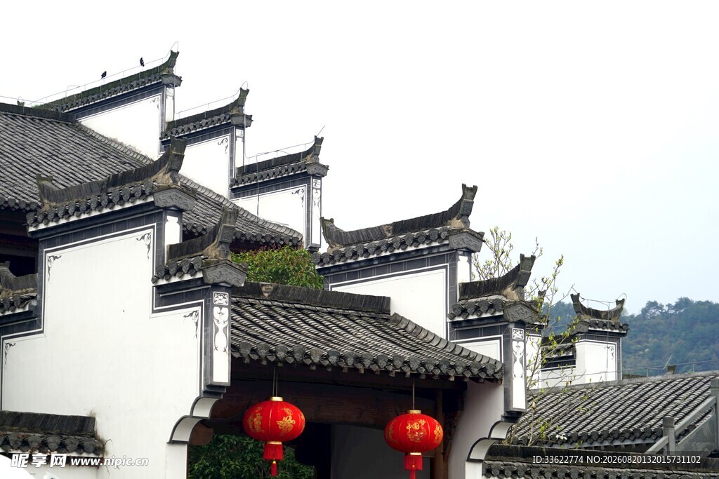 徽派古建挂红灯笼