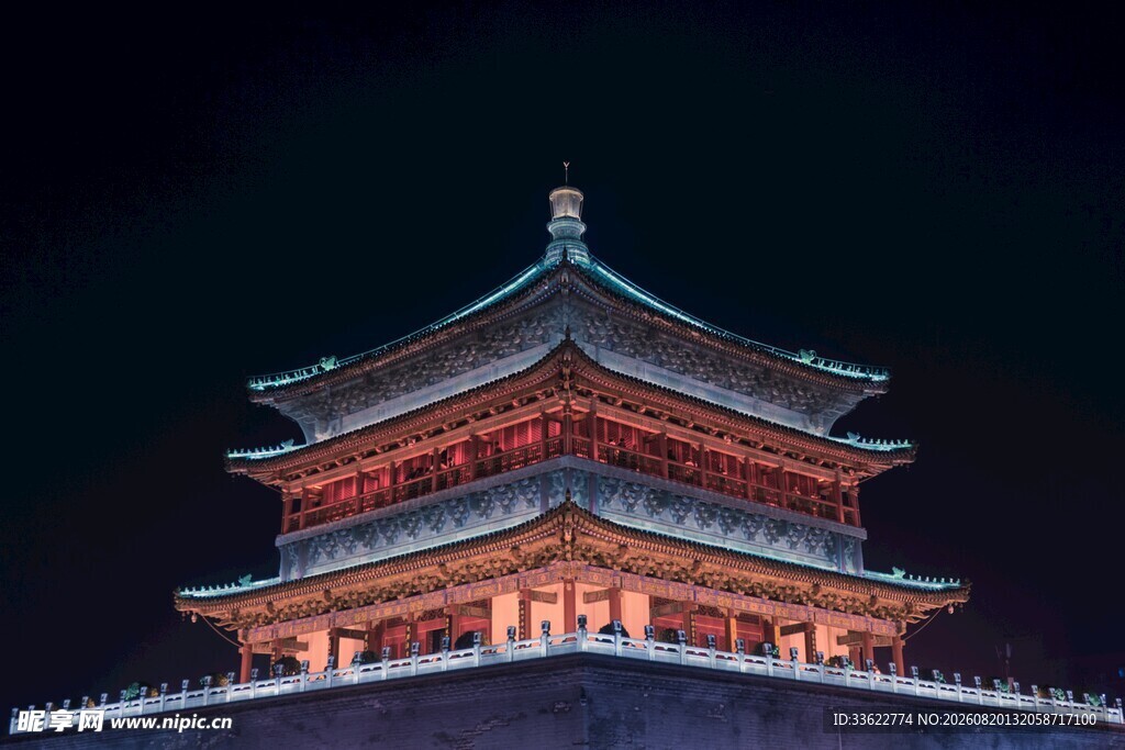 夜幕下的中式古建筑