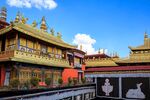 拉萨古建筑尽显藏式风情