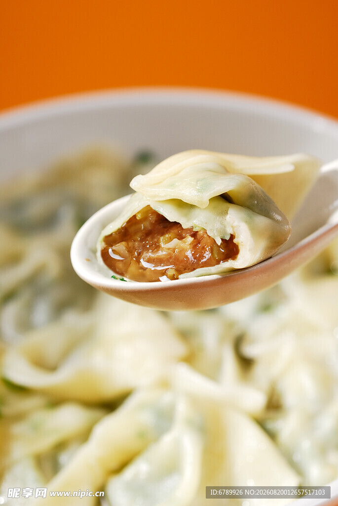 黑猪肉榨菜大馄饨