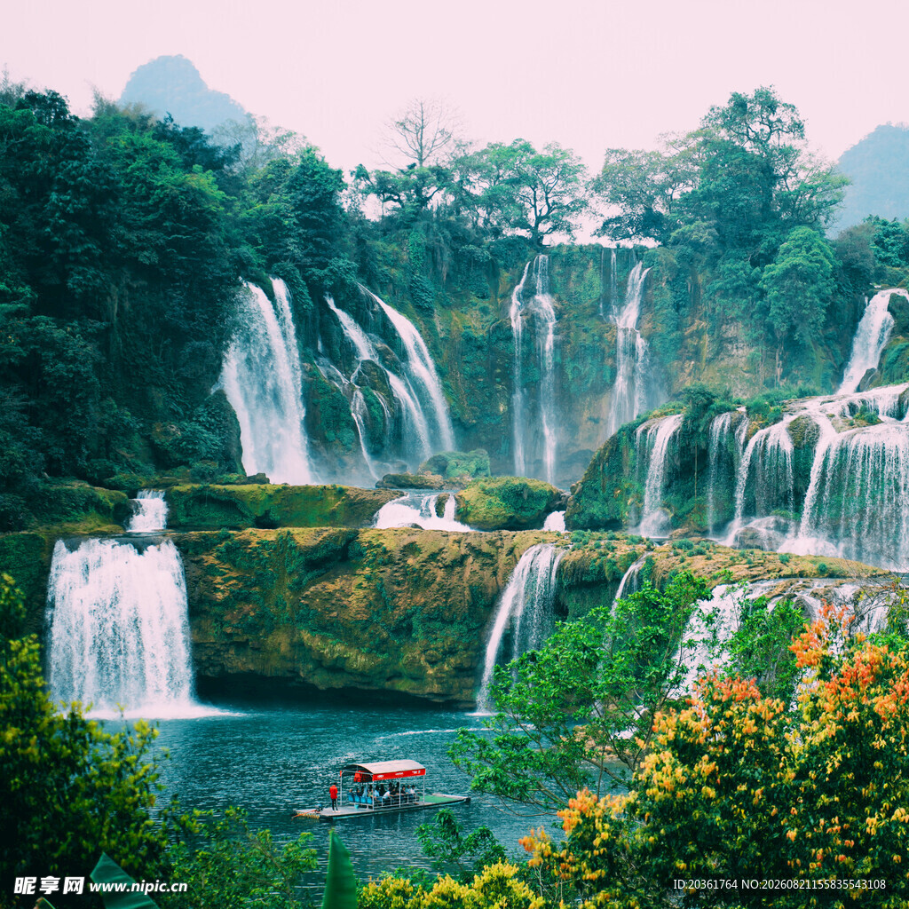 秀丽山水瀑布景观图