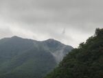 云雾缭绕的青山美景