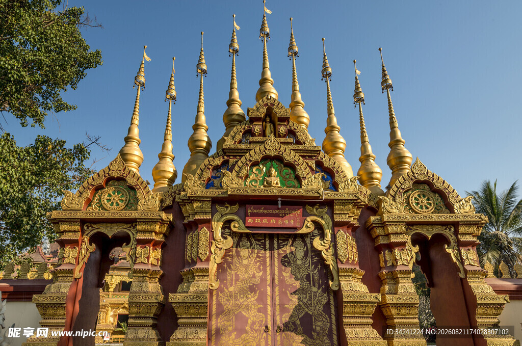华丽泰式寺庙建筑大门