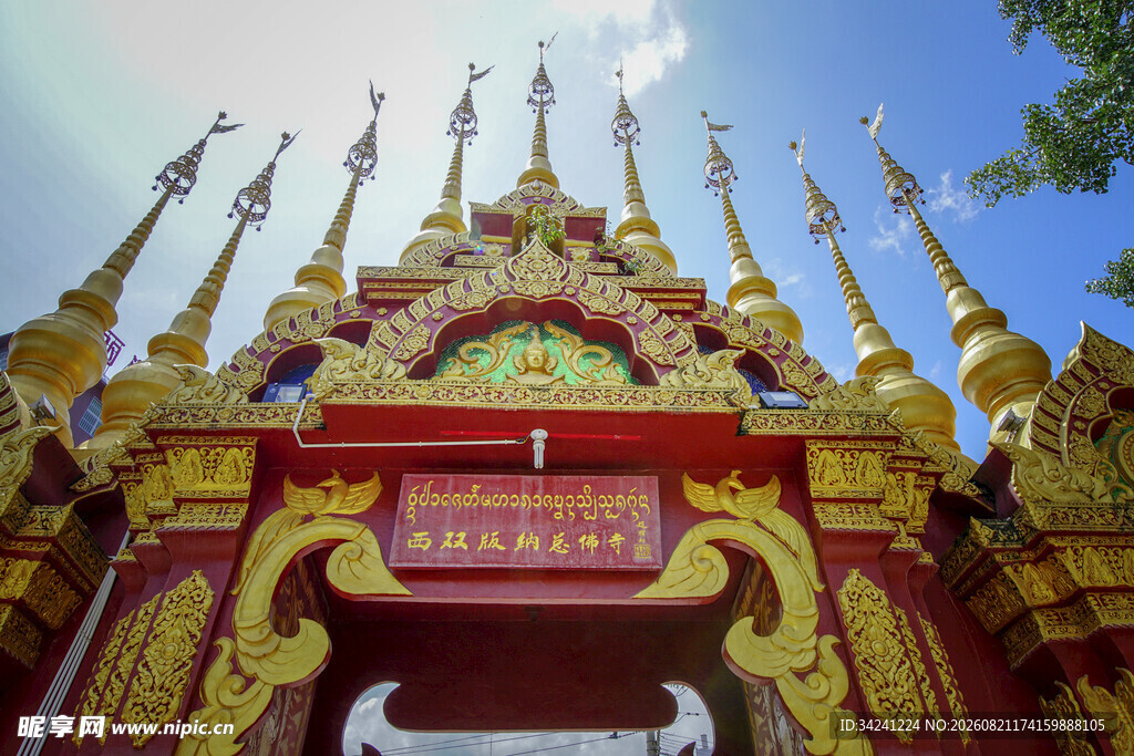 华丽泰式寺庙建筑入口