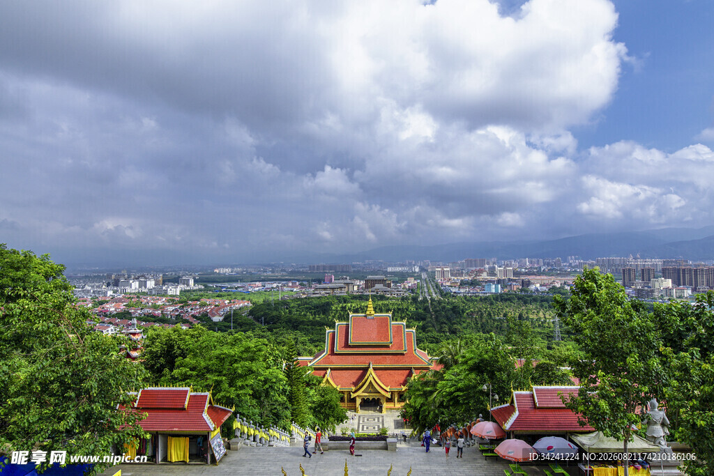 俯瞰中式古建筑景观