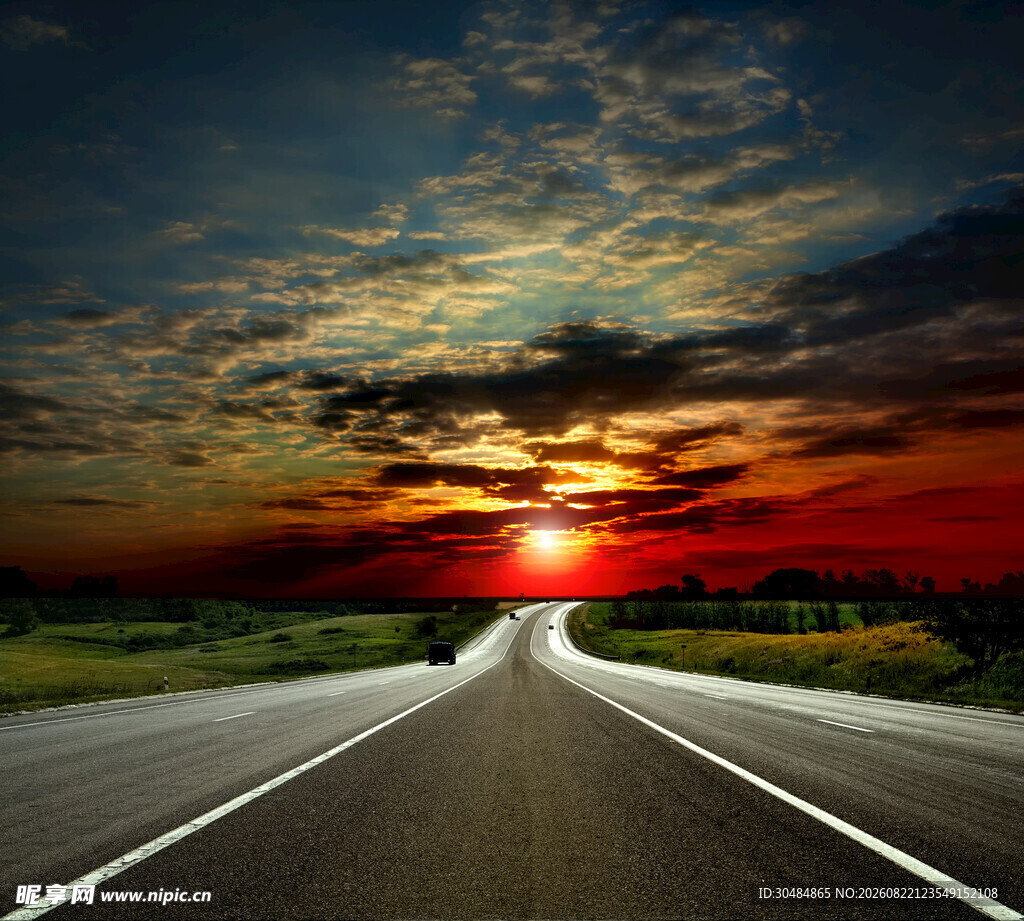 夕阳下的公路美景