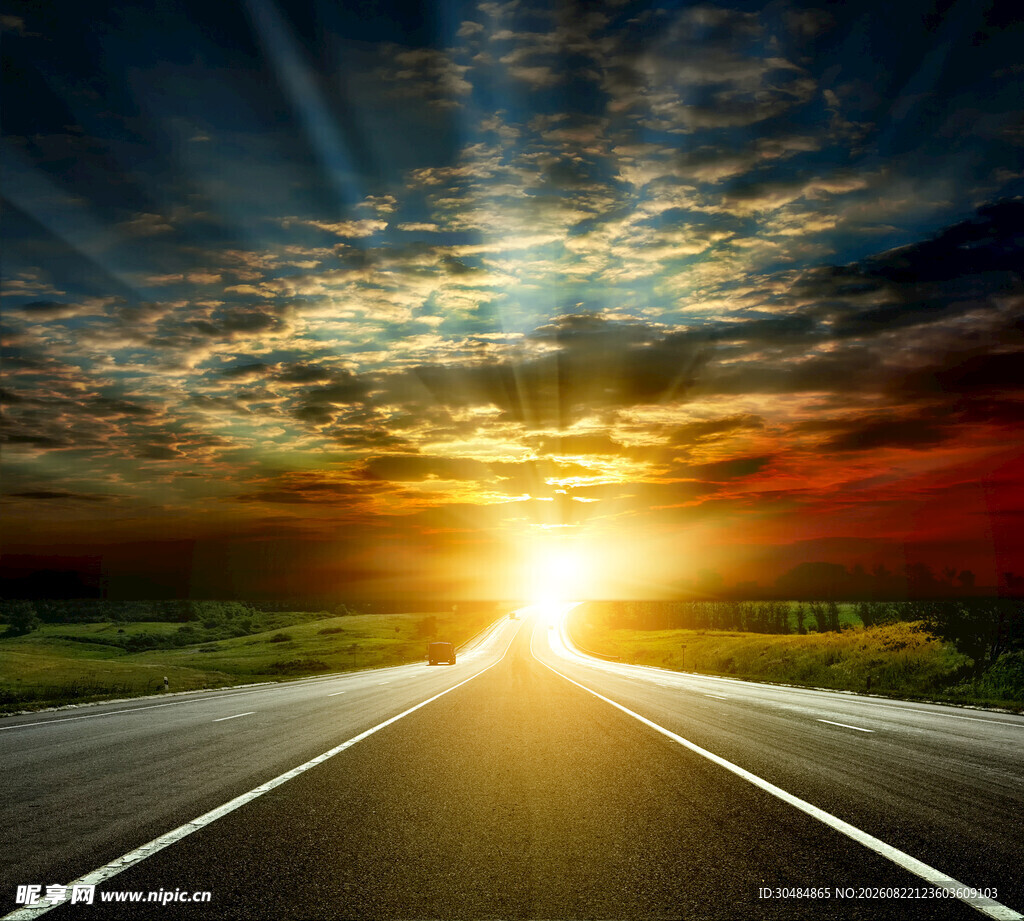 夕阳下的公路美景