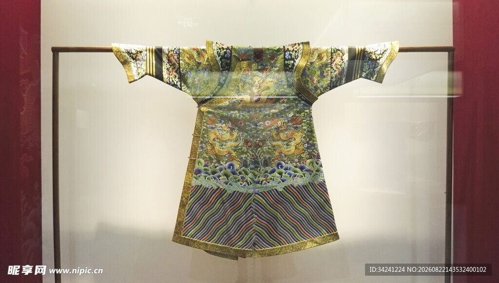 古代精美刺绣服饰展示