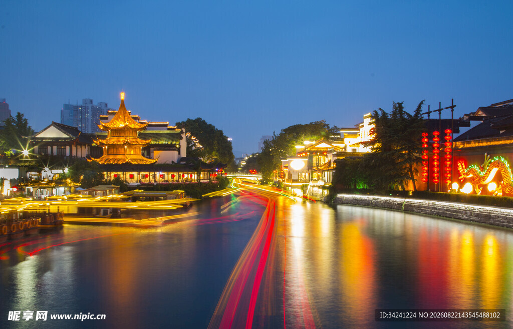 江南水乡夜景璀璨