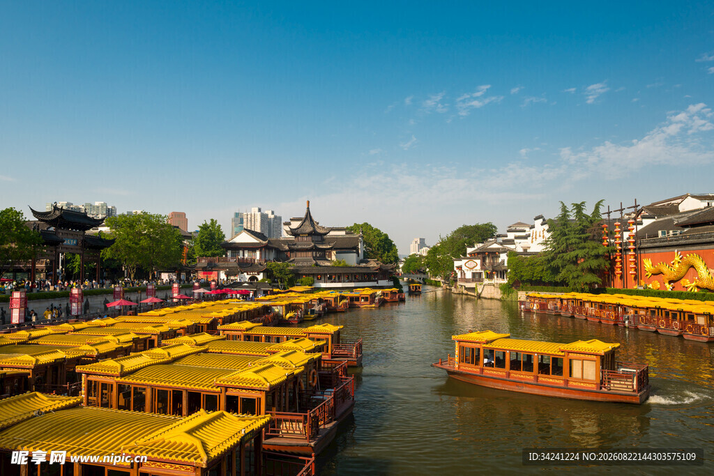 江南水乡游船美景