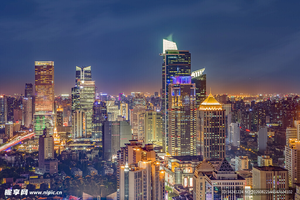 繁华都市夜景璀璨灯火