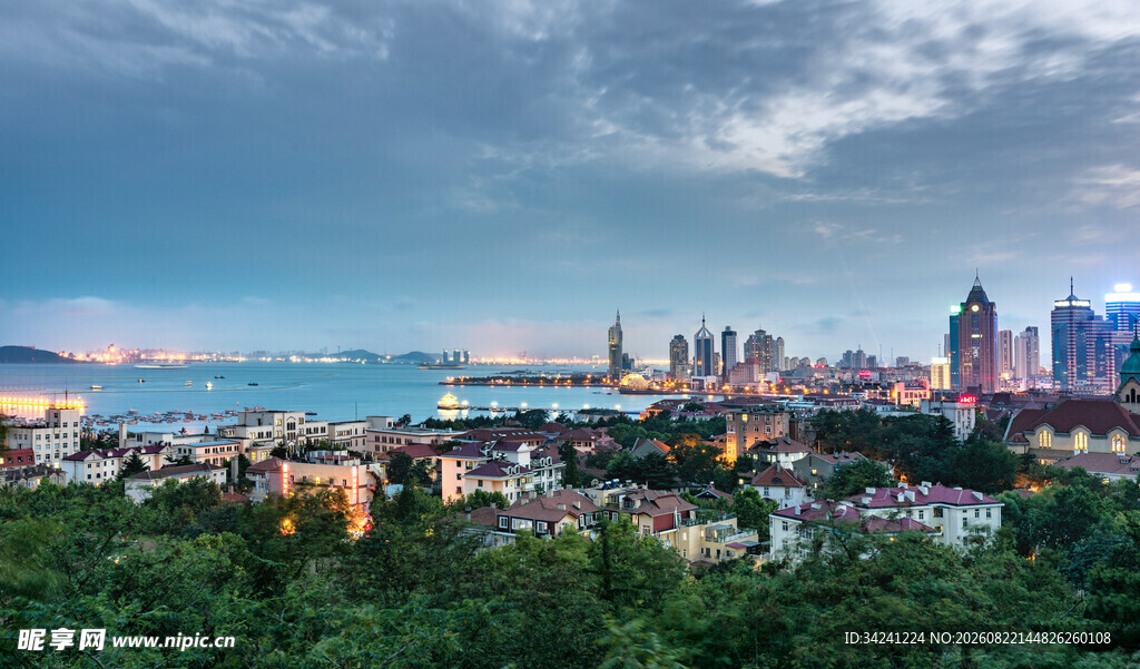 城市黄昏天际线美丽景观