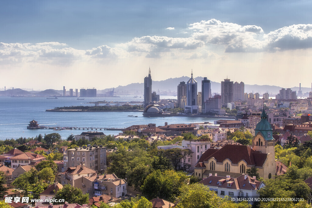 海滨城市美丽天际线景观