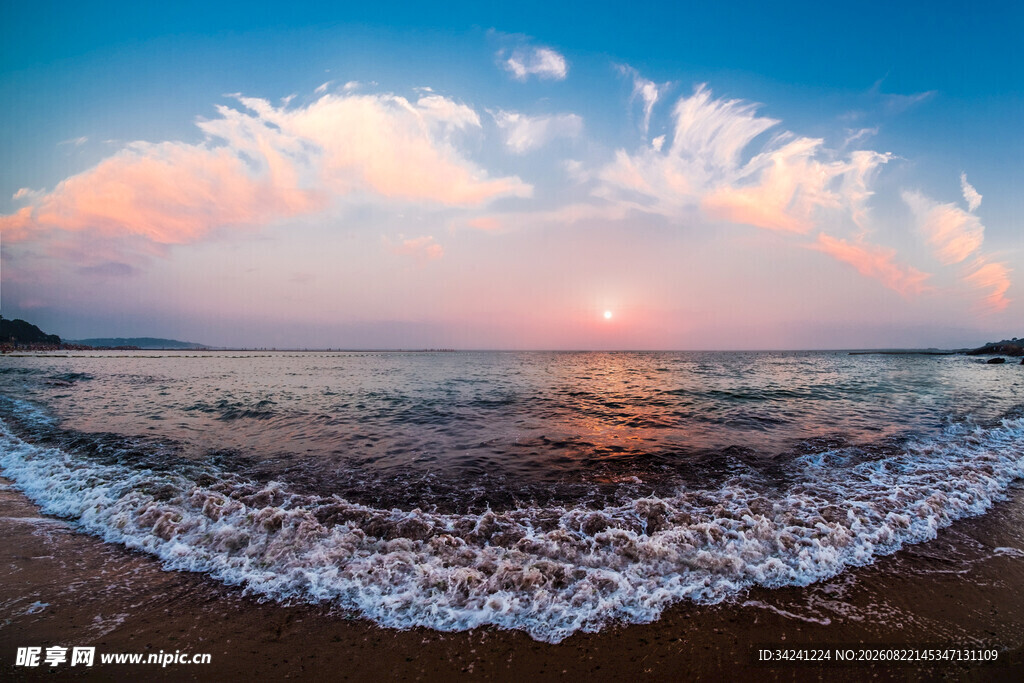 海边日落美丽海浪景观