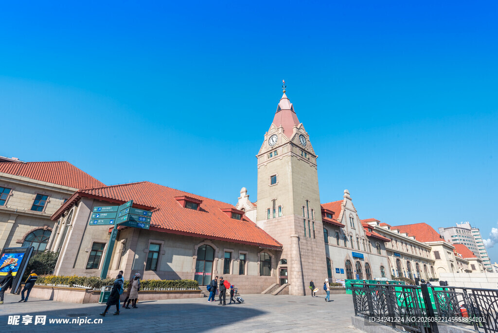 欧式风格钟楼建筑景观