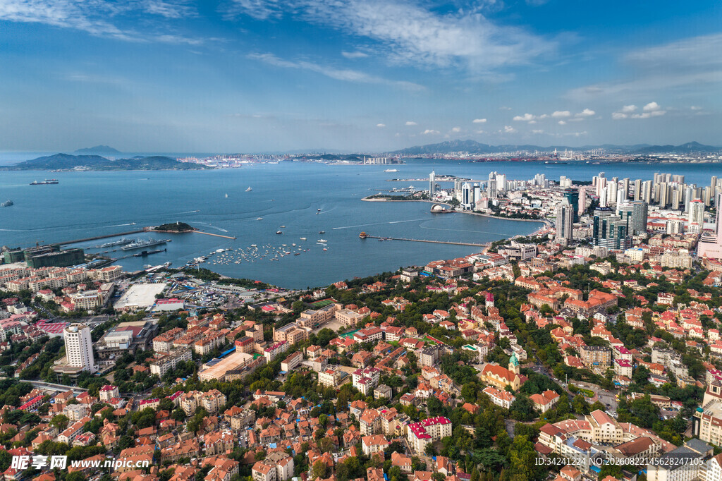 海滨城市俯瞰美景