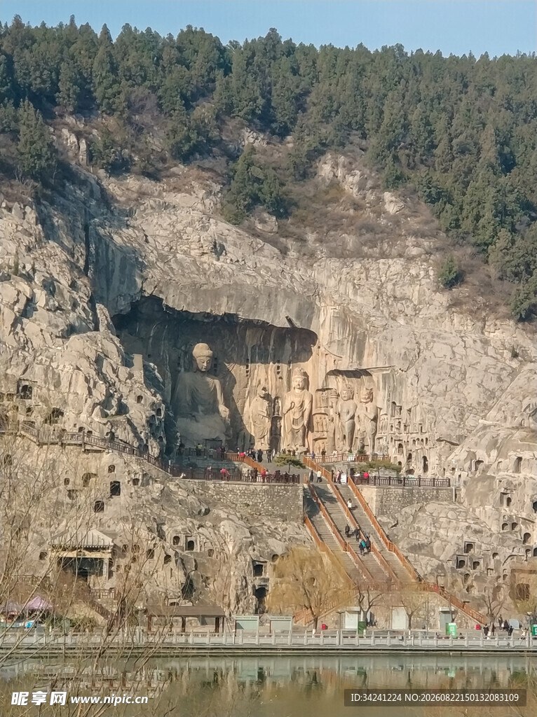 壮观石窟景观