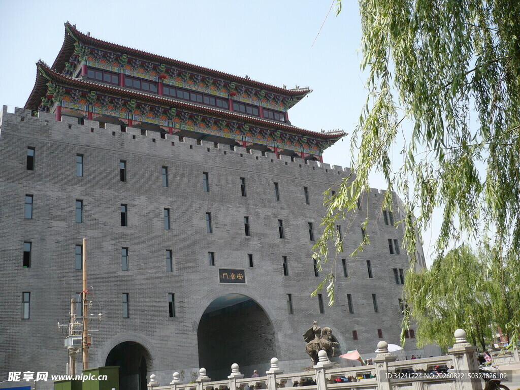 古老城楼尽显历史韵味