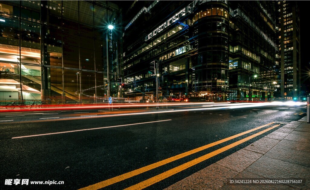 城市夜晚街道绚丽灯光景