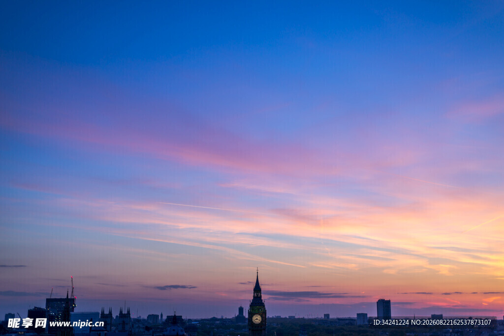 城市黄昏天际线绚丽美景