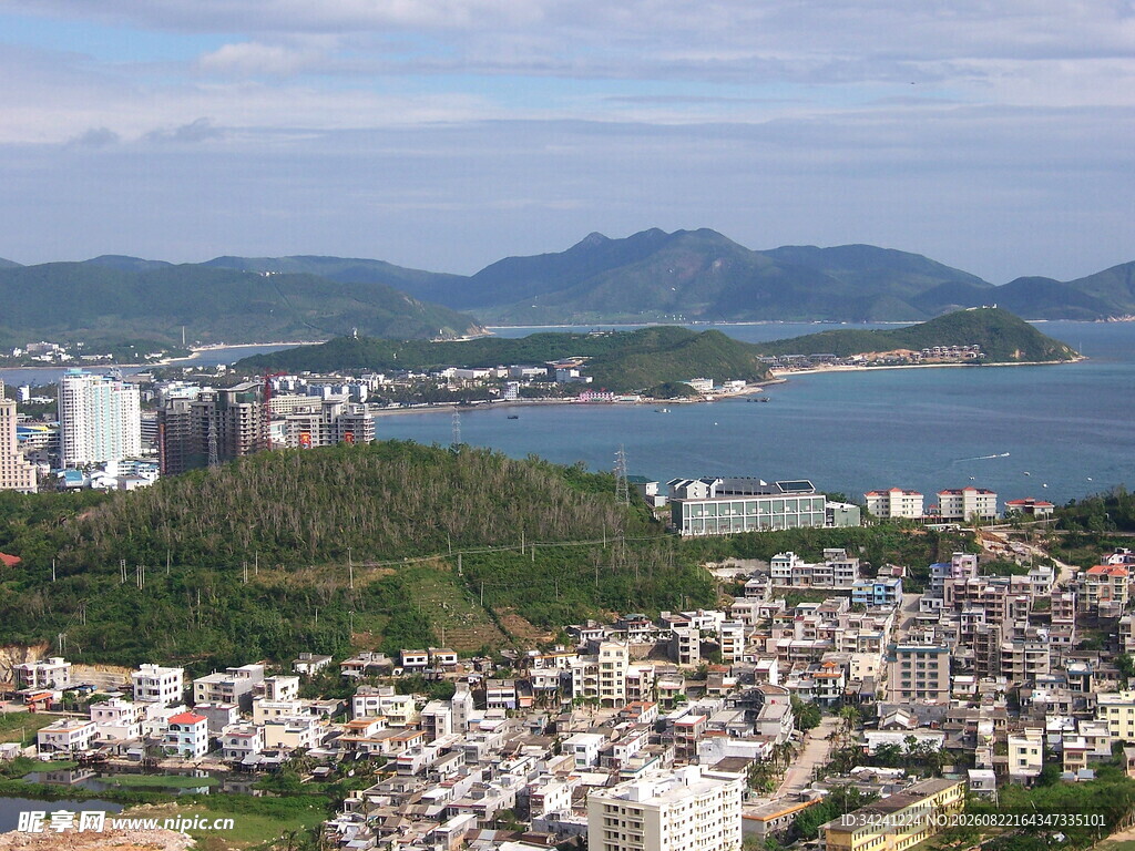 海滨城市俯瞰美景