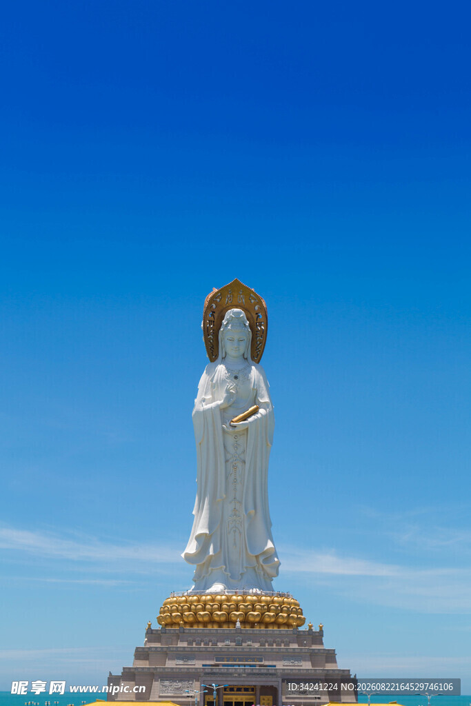 南海观音像庄严神圣