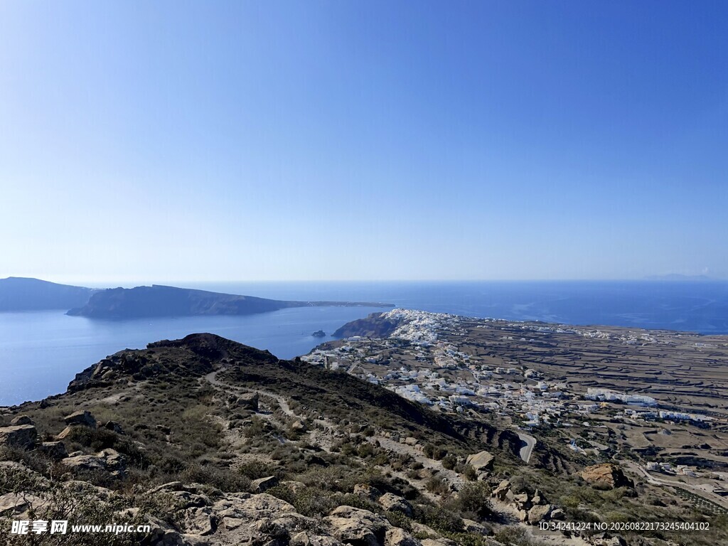 山顶俯瞰美丽山海景观