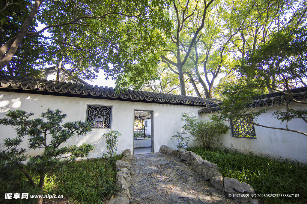 庭院小屋静谧自然之景