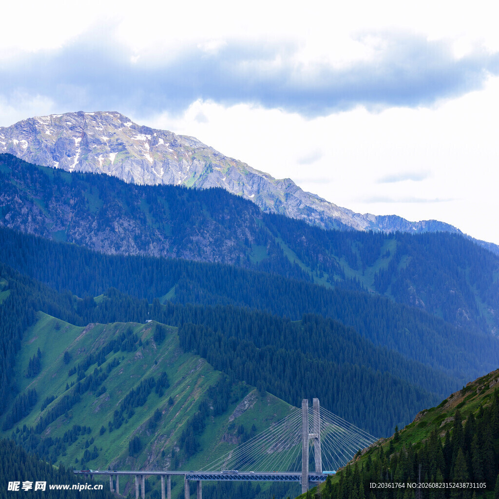 山间高架桥